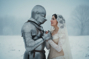 Промпт для фото в стиле 🗡️ Стальное сердце: любовь под доспехами