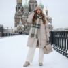 Промпт для фото в стиле ❄️ Элегантный зимний лук в сердце Петербурга