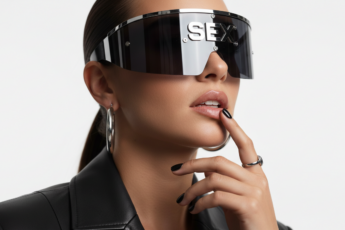 Промпт для фото в стиле 🕶️ Футуристичный SEX: гламур будущего в деталях