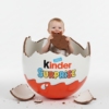 Промпт для фото в стиле 🍫 Малыш в раю: когда Kinder Surprise вырос