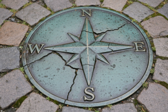 Промпт для фото в стиле 🤖 Нейросеть уходит на перерыв