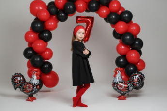 Промпт для фото в стиле 🎈 Праздничная фотосессия в русском стиле