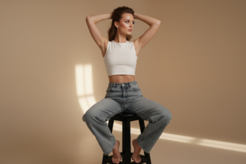 Промпт для фото в стиле 📸 Воздушная студийная съемка в пастельных тонах