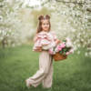Промпт для фото в стиле 🌸 Весенняя фотосессия в цветущем саду