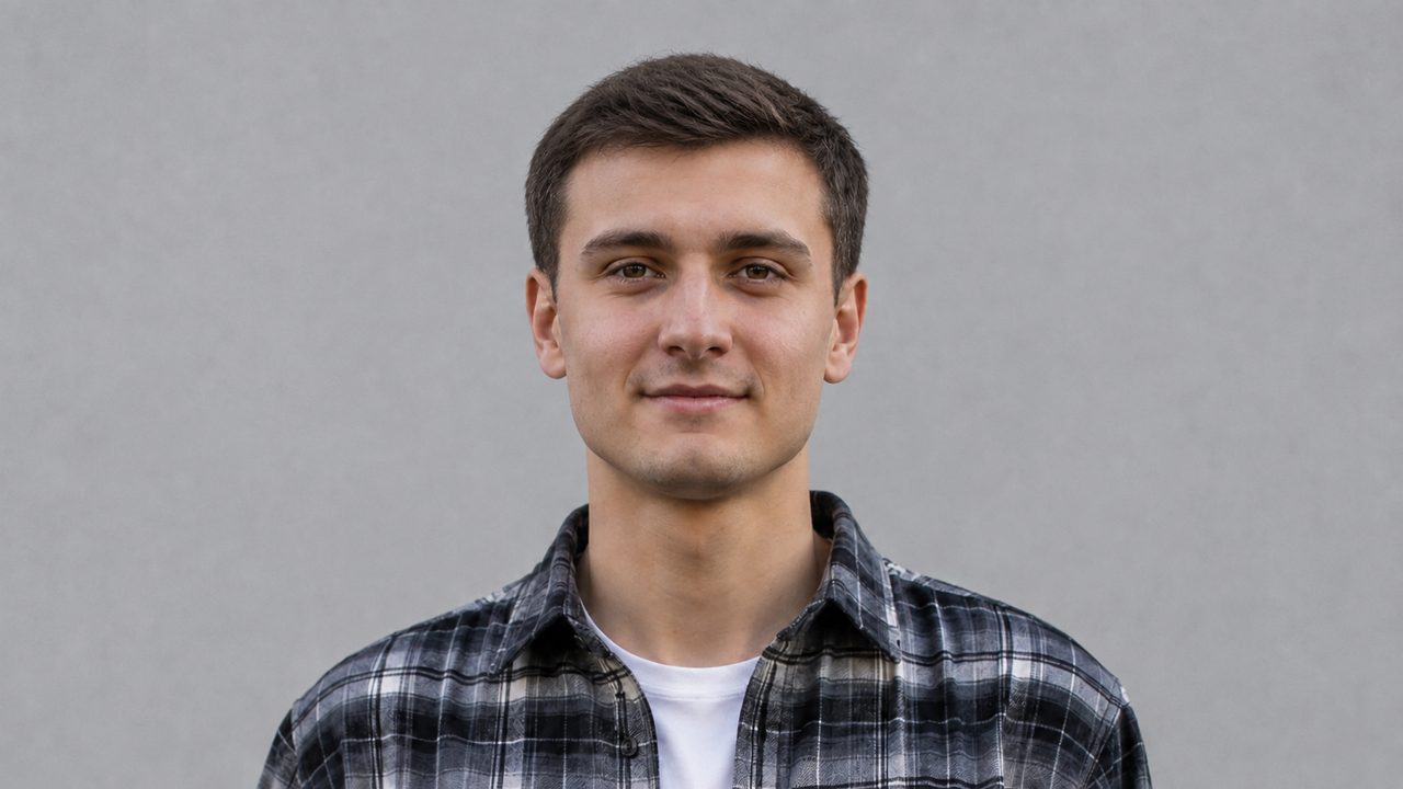 Добавить волосы на фото: та же голова с густой шевелюрой