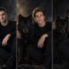 Мужская фотосессия с волком: три портрета рядом с большим чёрным волком в тумане